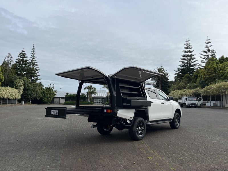 2025 Toyota Hilux SR5 2.8DT Hybrid 6AT 4WD DCW/...