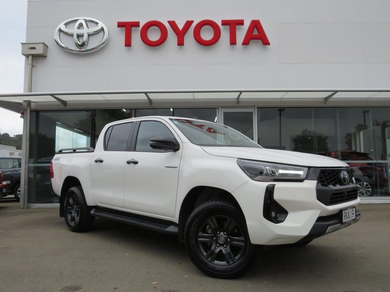2025 Toyota Hilux SR5 2.8DT Hybrid 6AT 4WD DCW/...