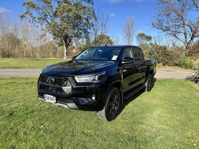 2025 Toyota Hilux SR5 2.8DT Hybrid Automatic 4W...