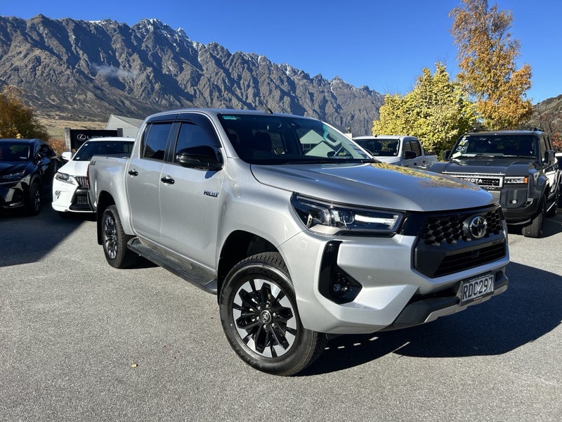 2025 Toyota Hilux SR5 4WD
