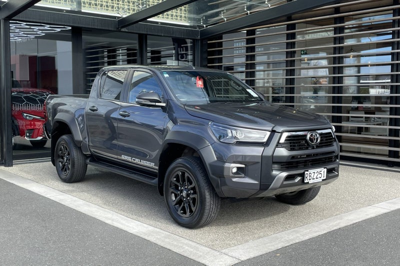 2025 Toyota Hilux SR5 CRUISER 2.8 Turbo Diesel...