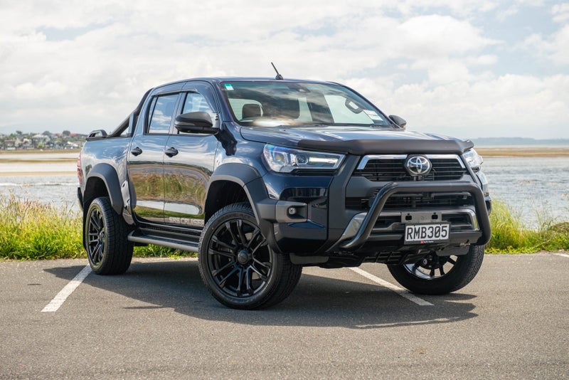 2025 Toyota Hilux SR5 CRUISER 2WD