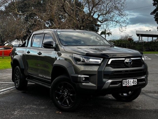 2025 Toyota Hilux SR5 CRUISER