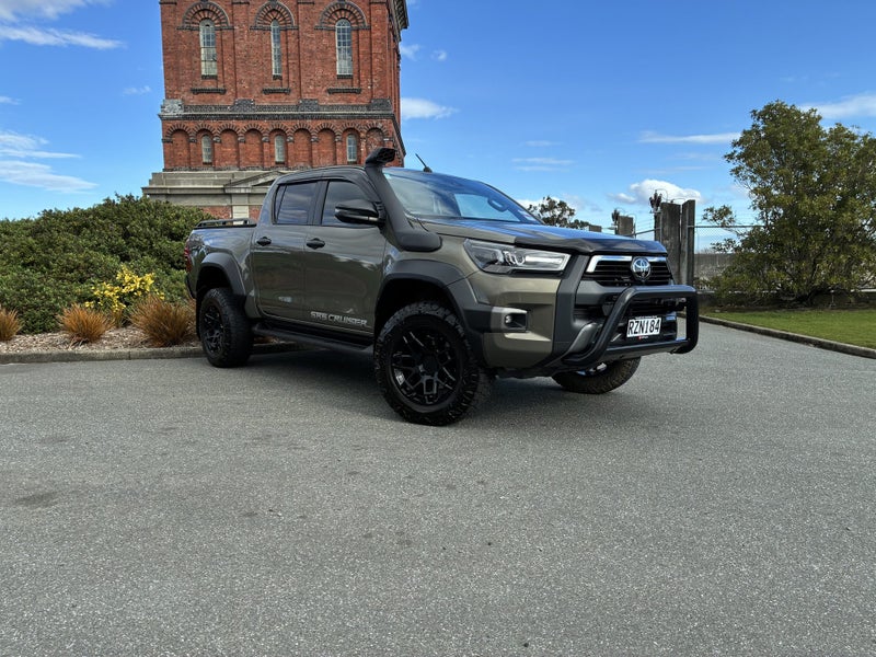 2025 Toyota Hilux SR5 Cruiser Hybrid 4WD