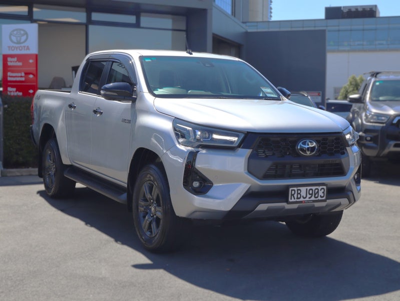 2025 Toyota Hilux SR5 HYBRID, Push Start