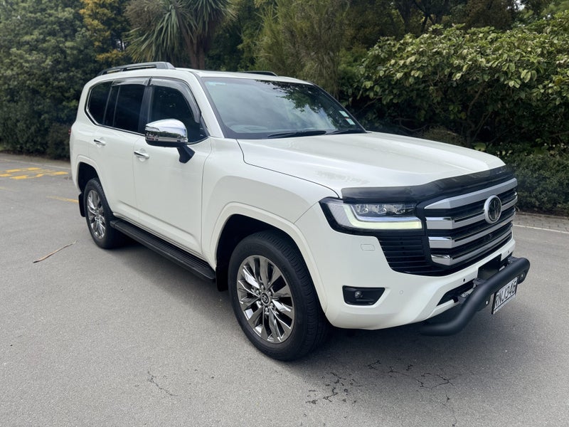 2025 Toyota Land Cruiser 300 Limited
