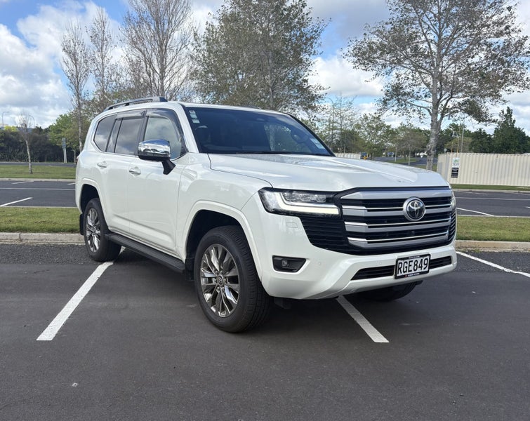 2025 Toyota Land Cruiser 300 VX Limited 3.3L V6...
