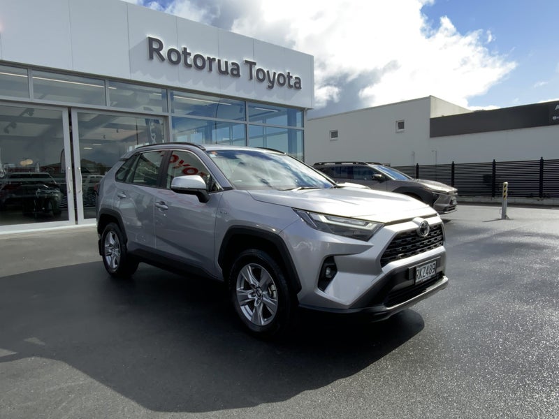 2025 Toyota RAV4 GX Hybrid - Certified & low kms !