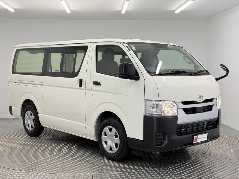 2025 Toyota Regius Ace 2.8D DX GL