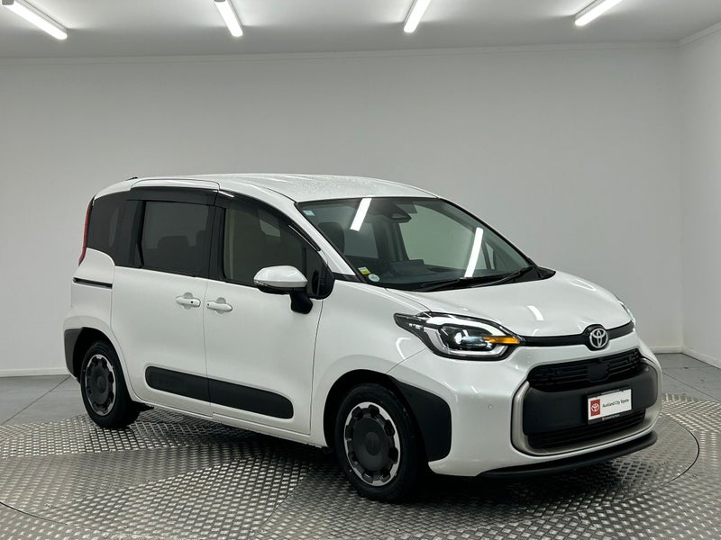 2025 Toyota Sienta 1.5 Hybrid Z