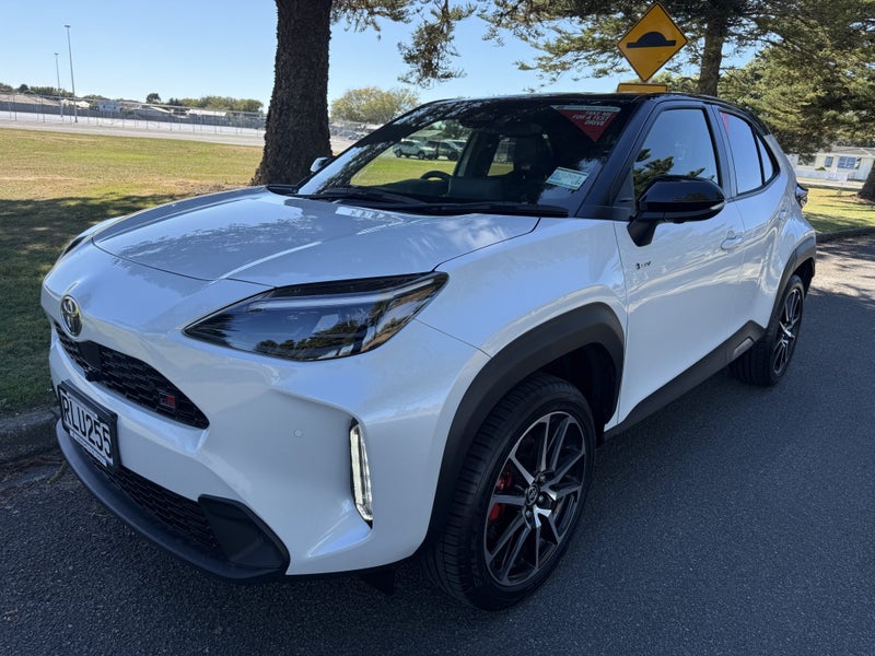 2025 Toyota Yaris Cross GR Sport 1.5P Hybrid FW...
