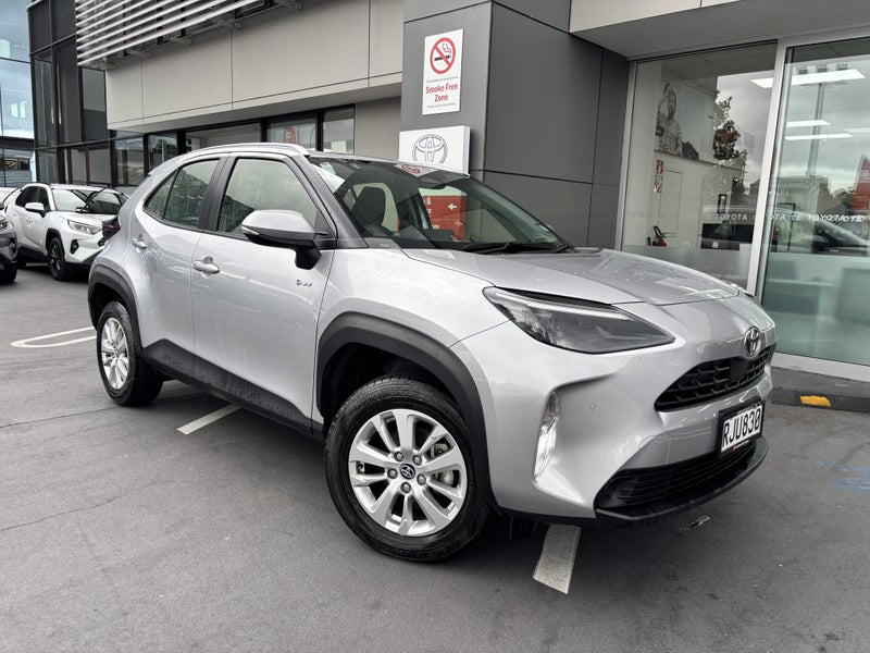 2025 Toyota Yaris Cross GX 1.5 HYBRID ECONOMICA...