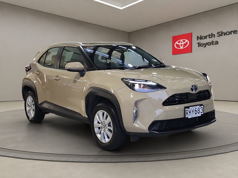 2025 Toyota Yaris GX 1.5L Hybrid FWD SUV