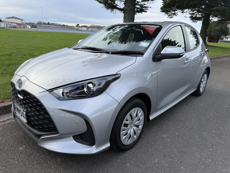 2025 Toyota Yaris GX 1.5P Hybrid FWD Automatic...