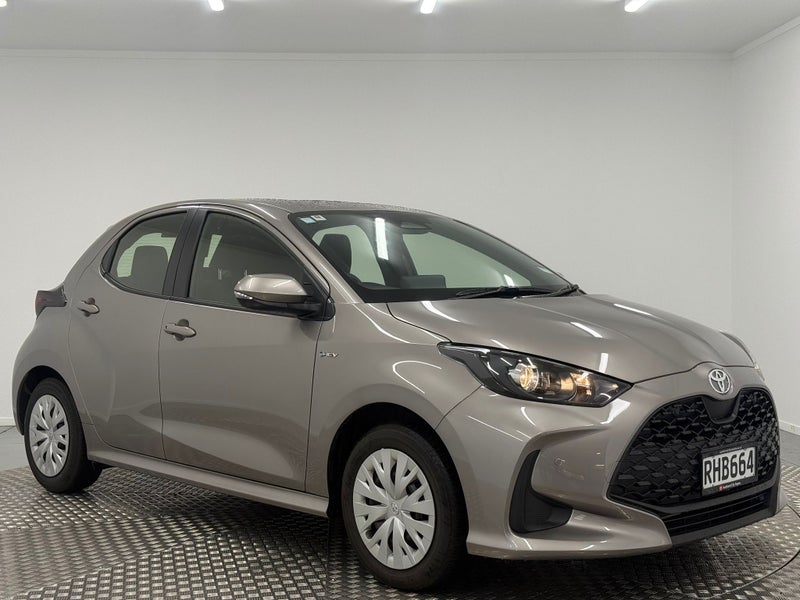 2025 Toyota Yaris GX Hybrid