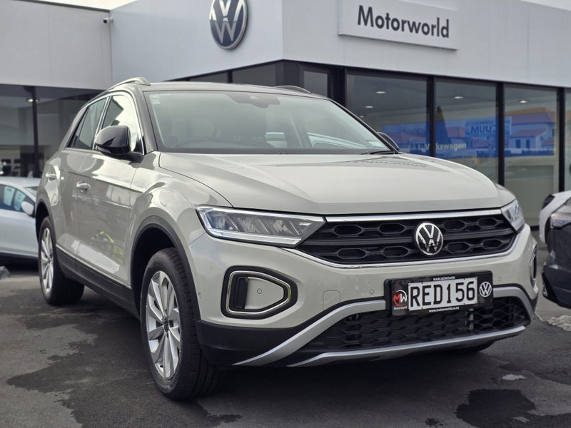 2025 Volkswagen T-Roc Life 1.4PT/8AT -
