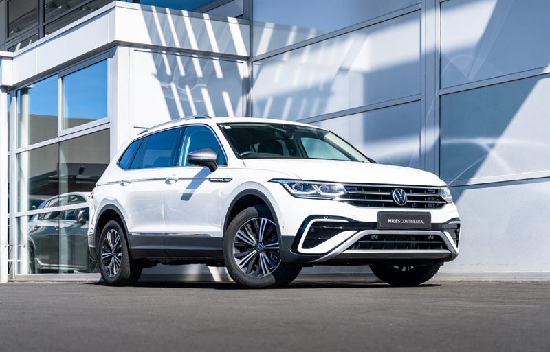 2025 Volkswagen Tiguan Allspace Style 4Motion P...