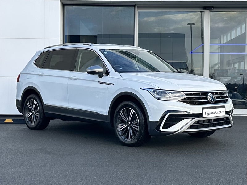 2025 Volkswagen Tiguan Allspace Style AWD