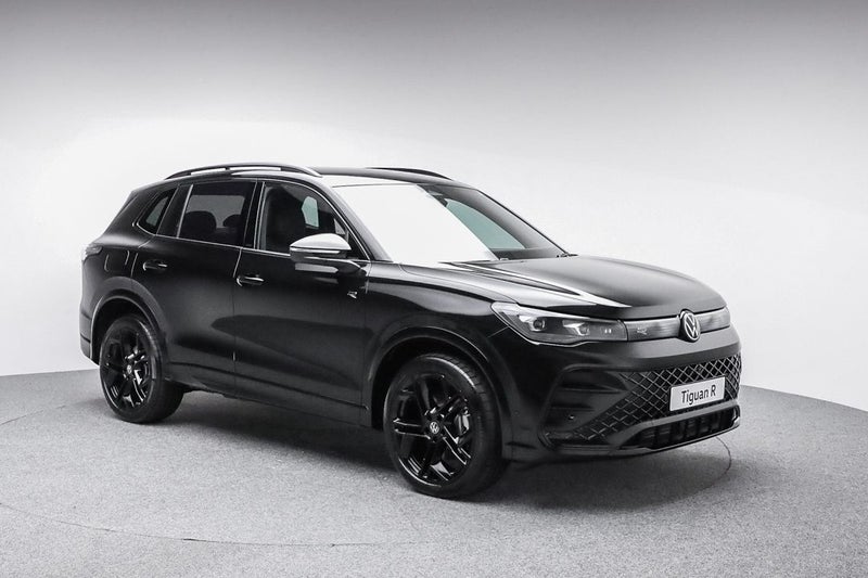 2025 Volkswagen Tiguan R-Line AWD - Black Pack