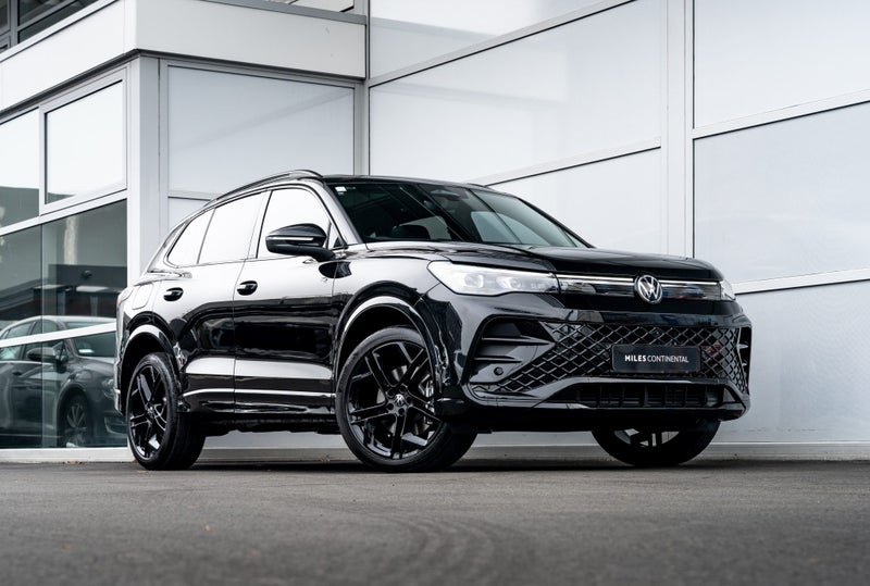 2025 Volkswagen Tiguan R-Line AWD Touring & Bla...