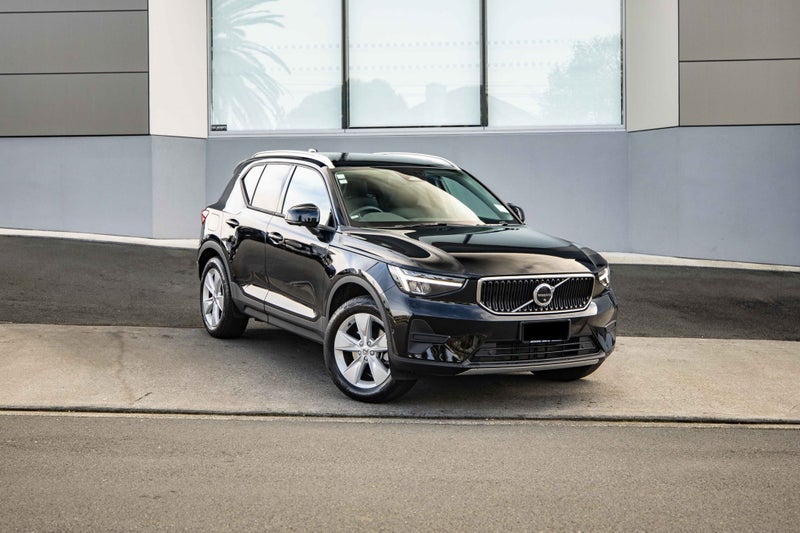 2025 Volvo XC40 B4 FWD Plus