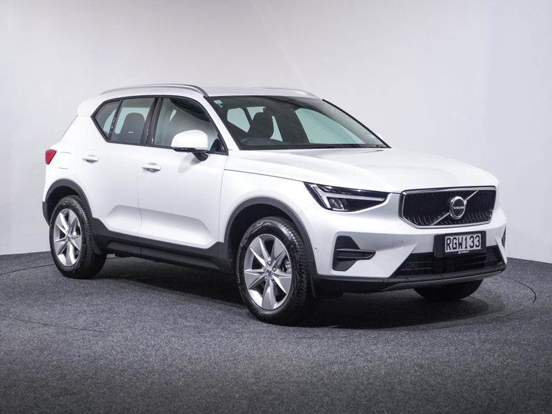 2025 Volvo XC40 B4 Plus 2.0P