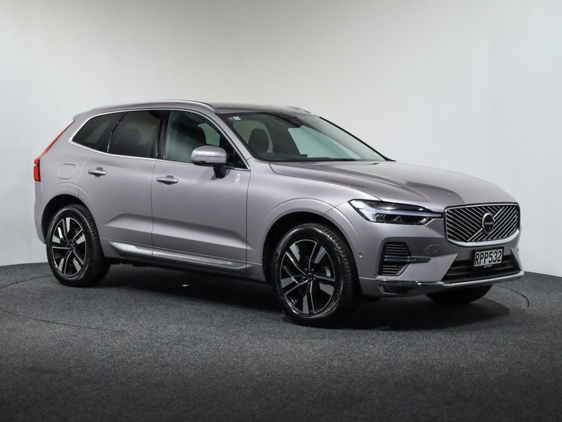 2025 Volvo XC60 B5 AWD PLUS
