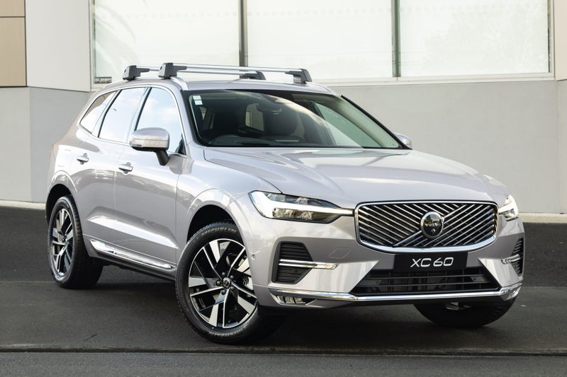2025 Volvo XC60 B5 AWD Plus