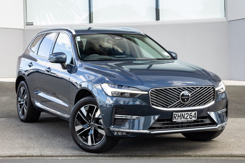 2025 Volvo XC60 B5 AWD Plus