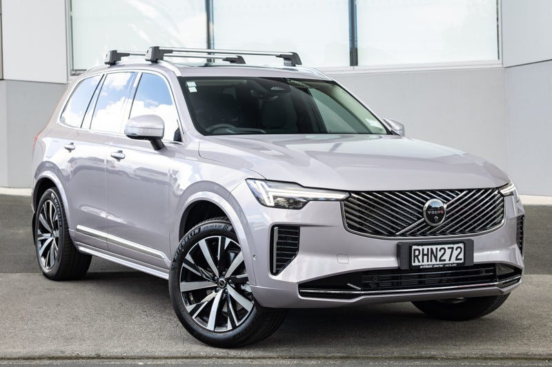 2025 Volvo XC90 B5 AWD Plus