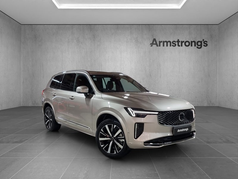 2025 Volvo XC90 B5 Plus