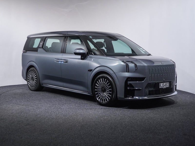 2025 Zeekr 009 6 Seat AWD 116kwh