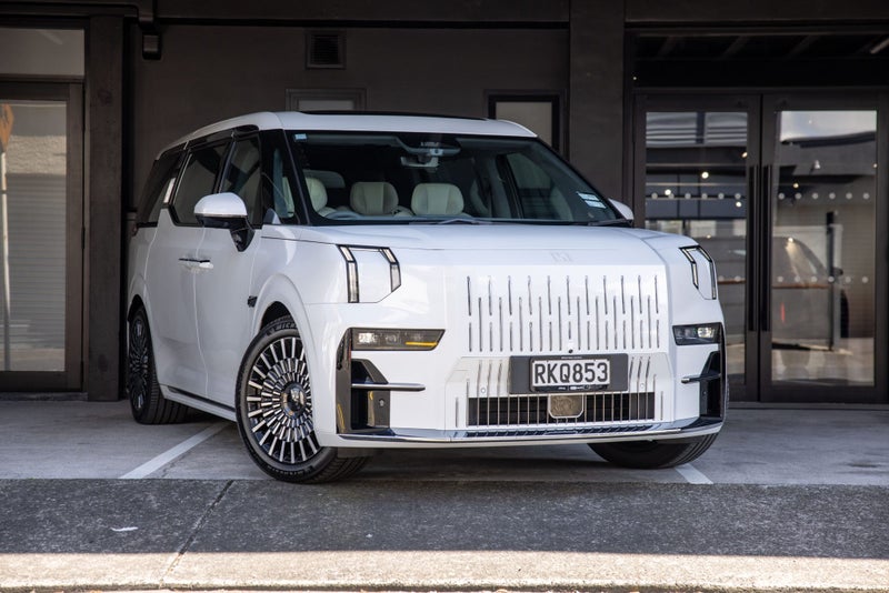 2025 Zeekr 009 7-Seat