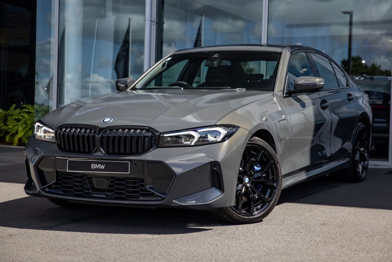 2026 BMW 330e 330e plug-in hybrid