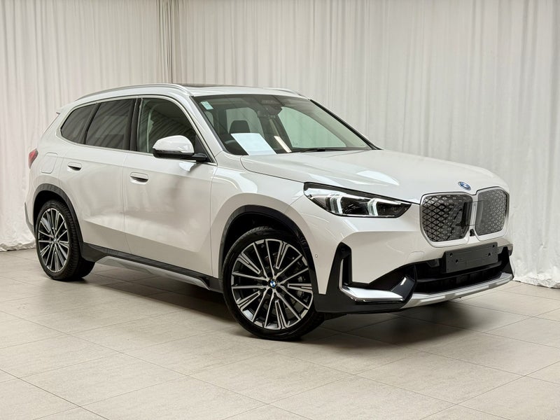2026 BMW iX1 BMW iX1 xDrive30 with Innovations