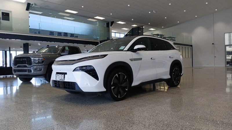 2026 BYD Sealion 8 Dm-P Premium Awd