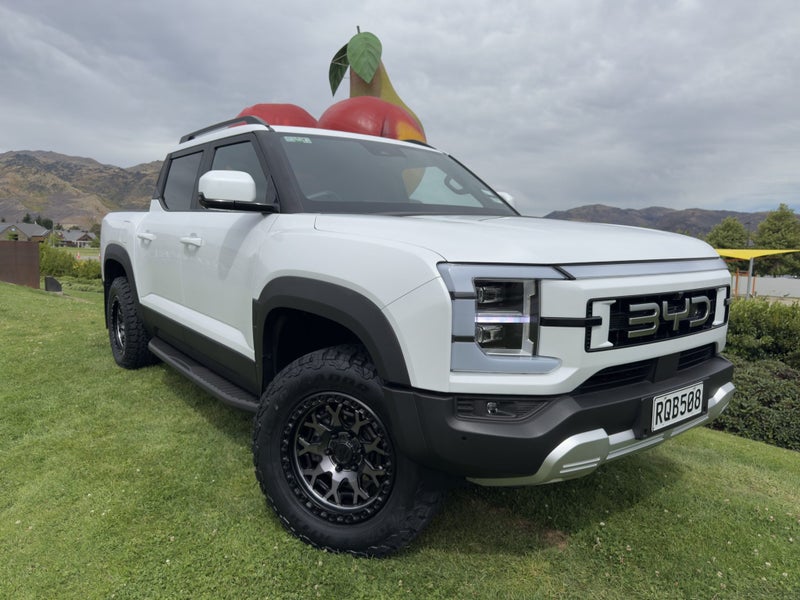 2026 BYD Shark 6 Premium PHEV AWD