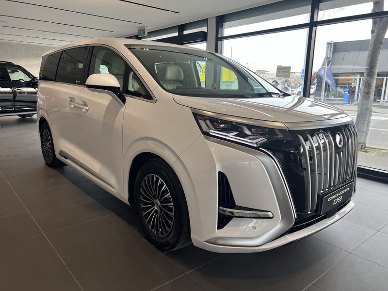 2026 DENZA D9 EV AWD