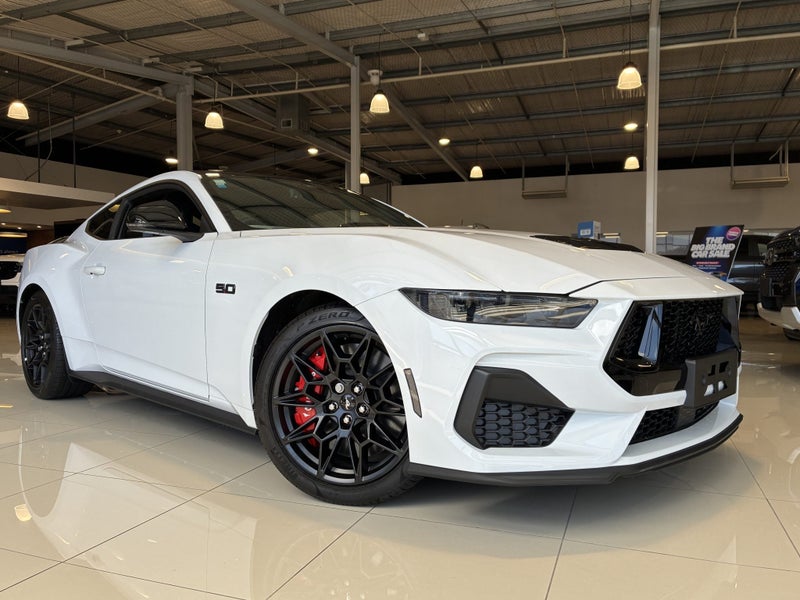 2026 Ford Mustang 5.0L Fastback V8 Auto - Black...