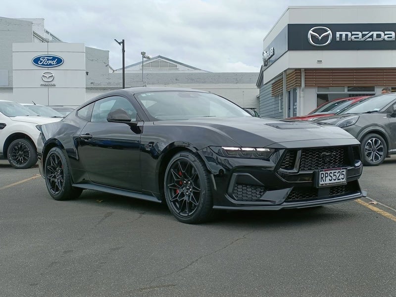 2026 Ford Mustang 5.0L V8 Fastback - Black Edition