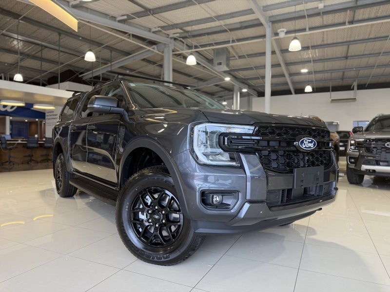 2026 Ford Ranger XLT 2.0 4X2 + Canopy and Racks