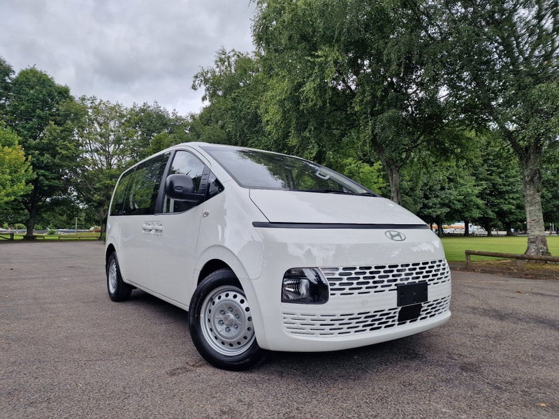 2026 Hyundai Staria Load Barn Doors