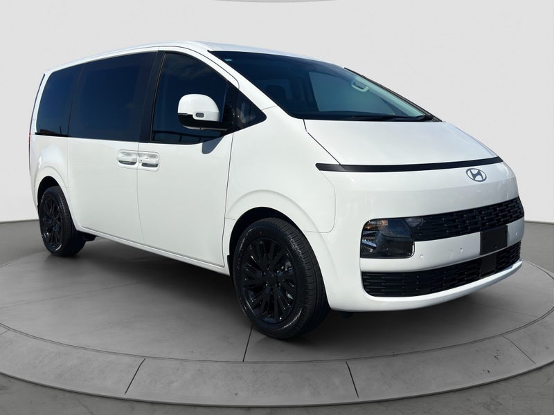 2026 Hyundai Staria LOAD HYBRID - CREAMY WHITE