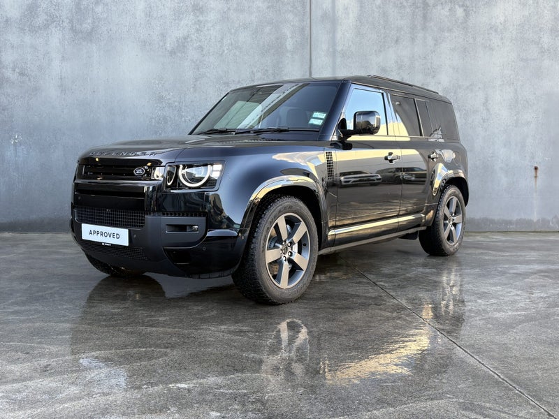 2026 Land Rover Defender 110 P300e X-Dynamic SE