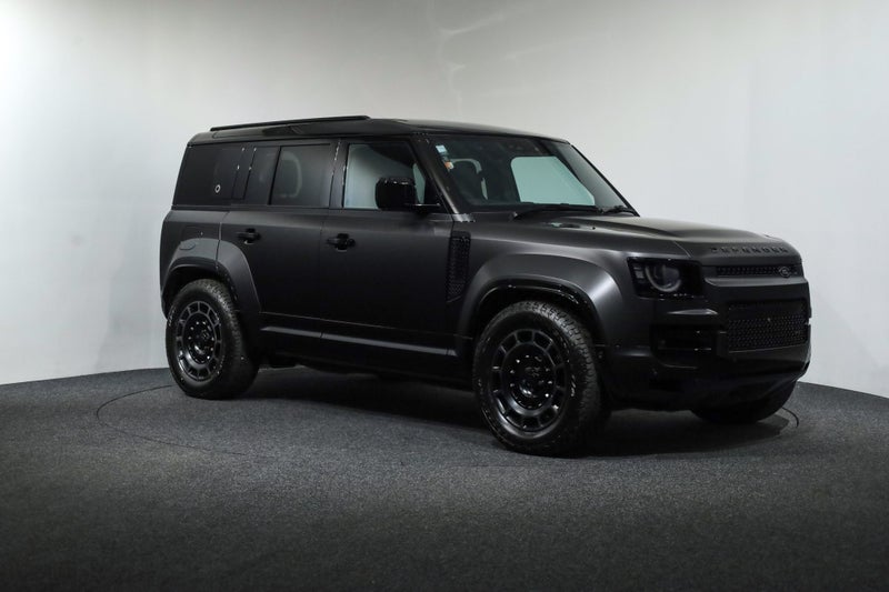 2026 Land Rover Defender 110 P635 Octa Black