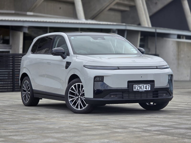 2026 Leapmotor B10 DESIGN | EXTENDED RANGE | EV...
