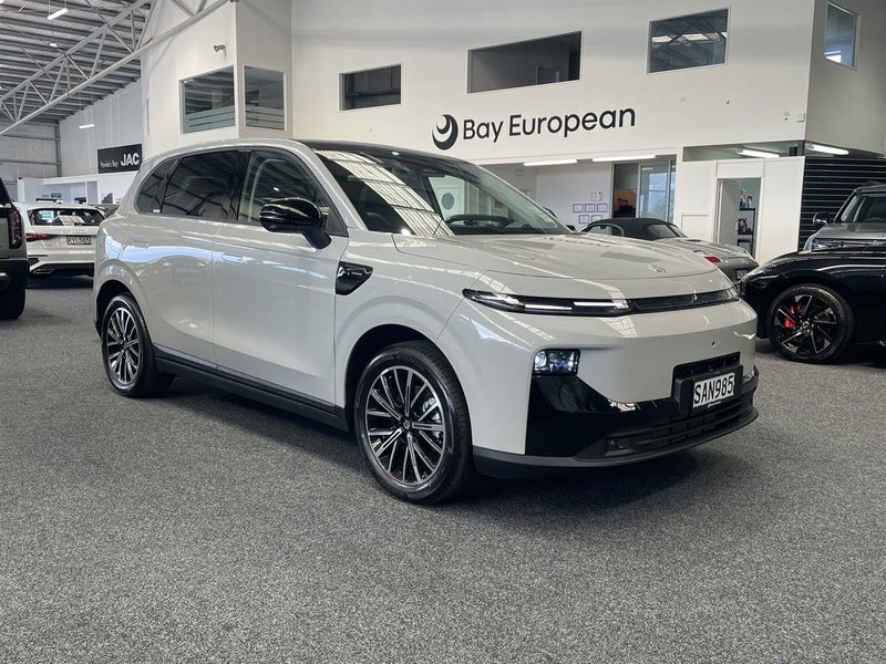 2026 Leapmotor B10 Design I Ultra Hybrid I Exte...