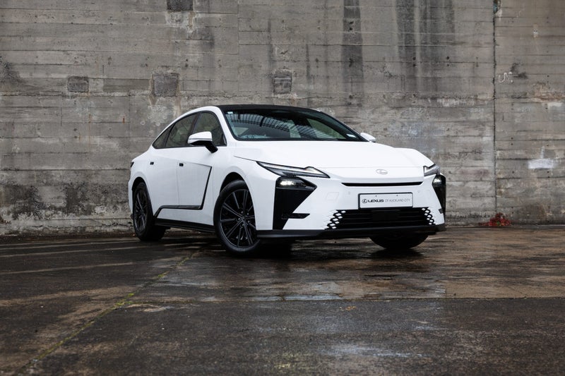 2026 Lexus ES 300h Premium