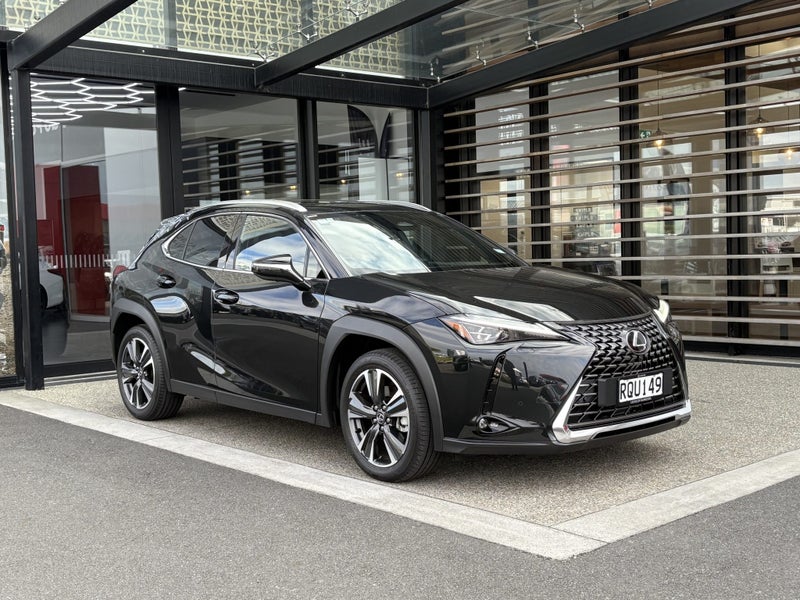 2026 Lexus UX 300h Limited 2.0L Hybrid