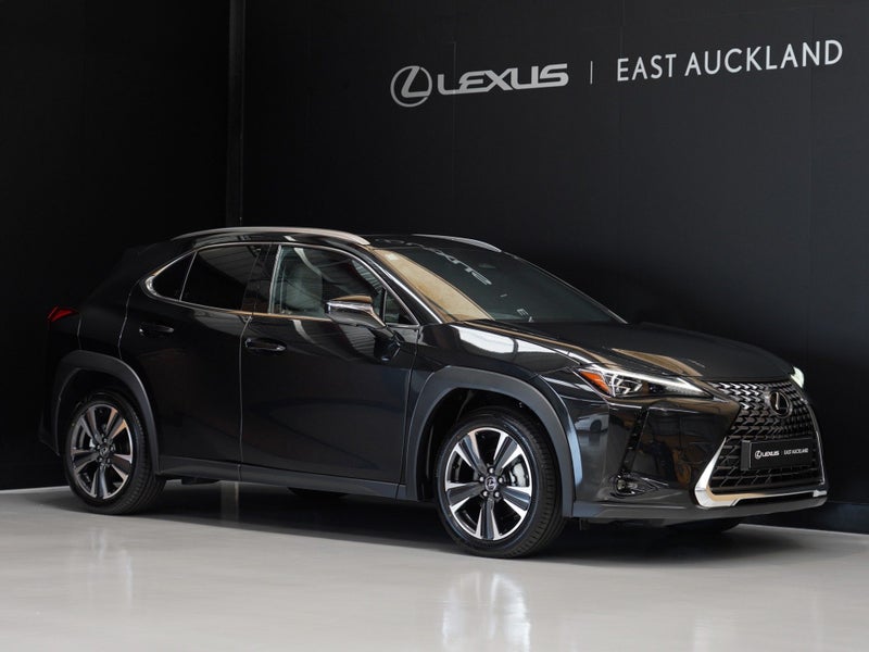2026 Lexus UX 300h Limited 2.0P HV ECVT FWD SUV...